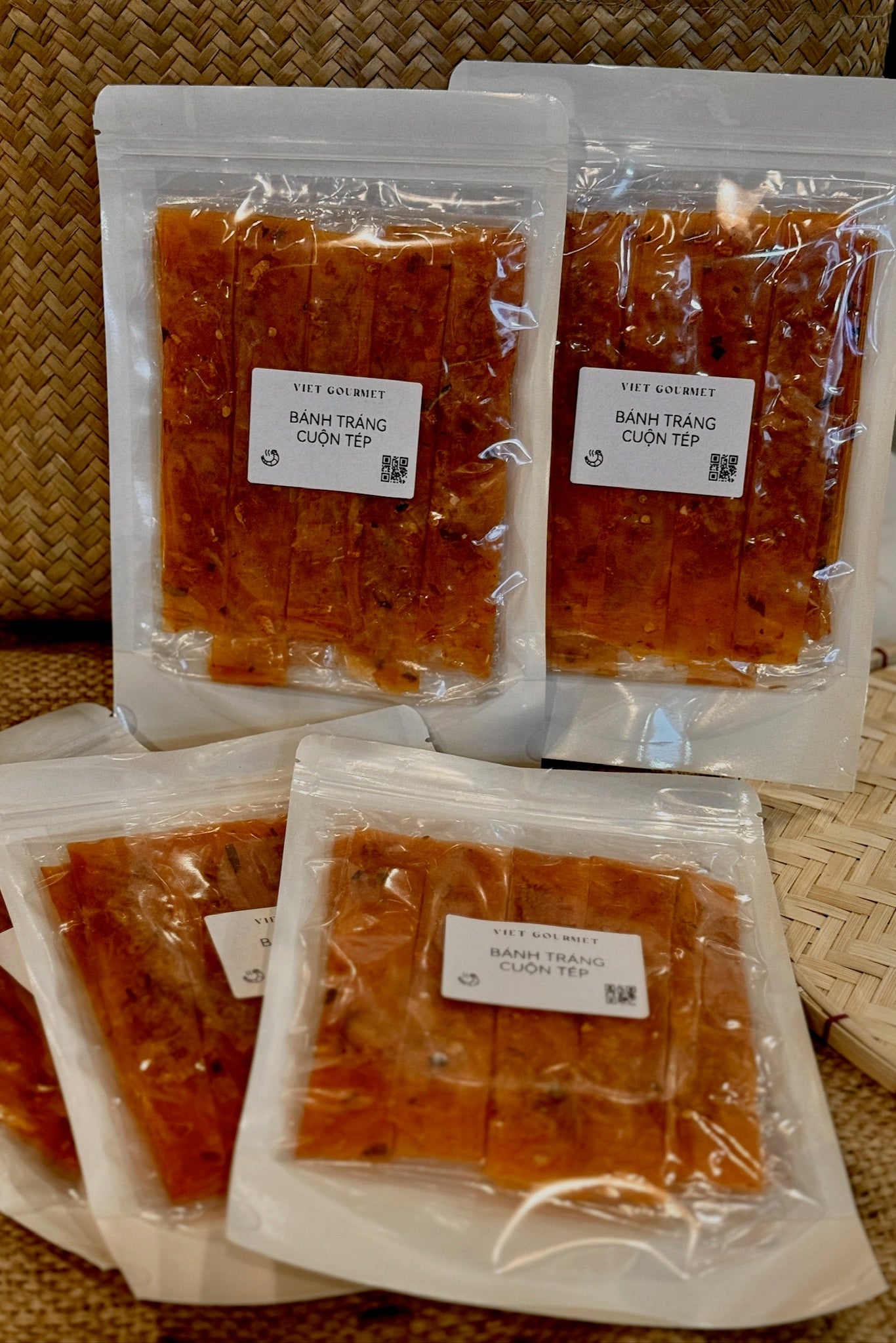 Viet Gourmet - Bánh Tráng Cuộn Tép | Rolled Rice Paper with Shrimp