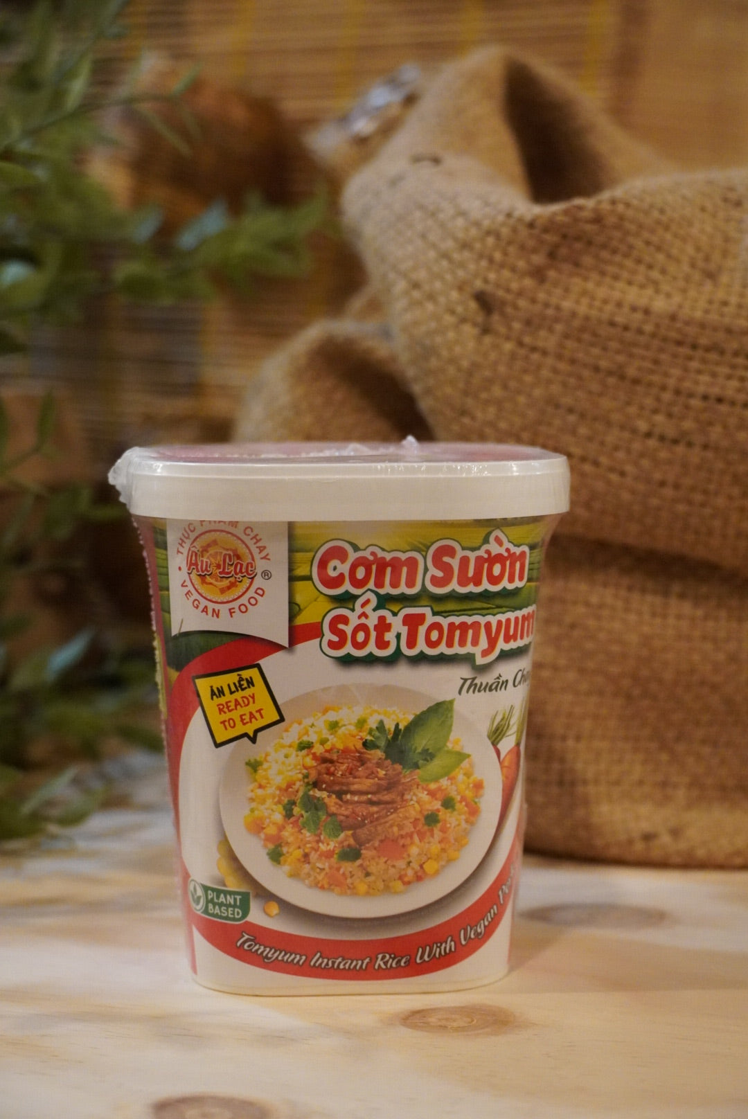 Âu Lạc - Cơm Sườn Sốt Tomyum Chay | Tomyum Instant Rice with Vegan Pork