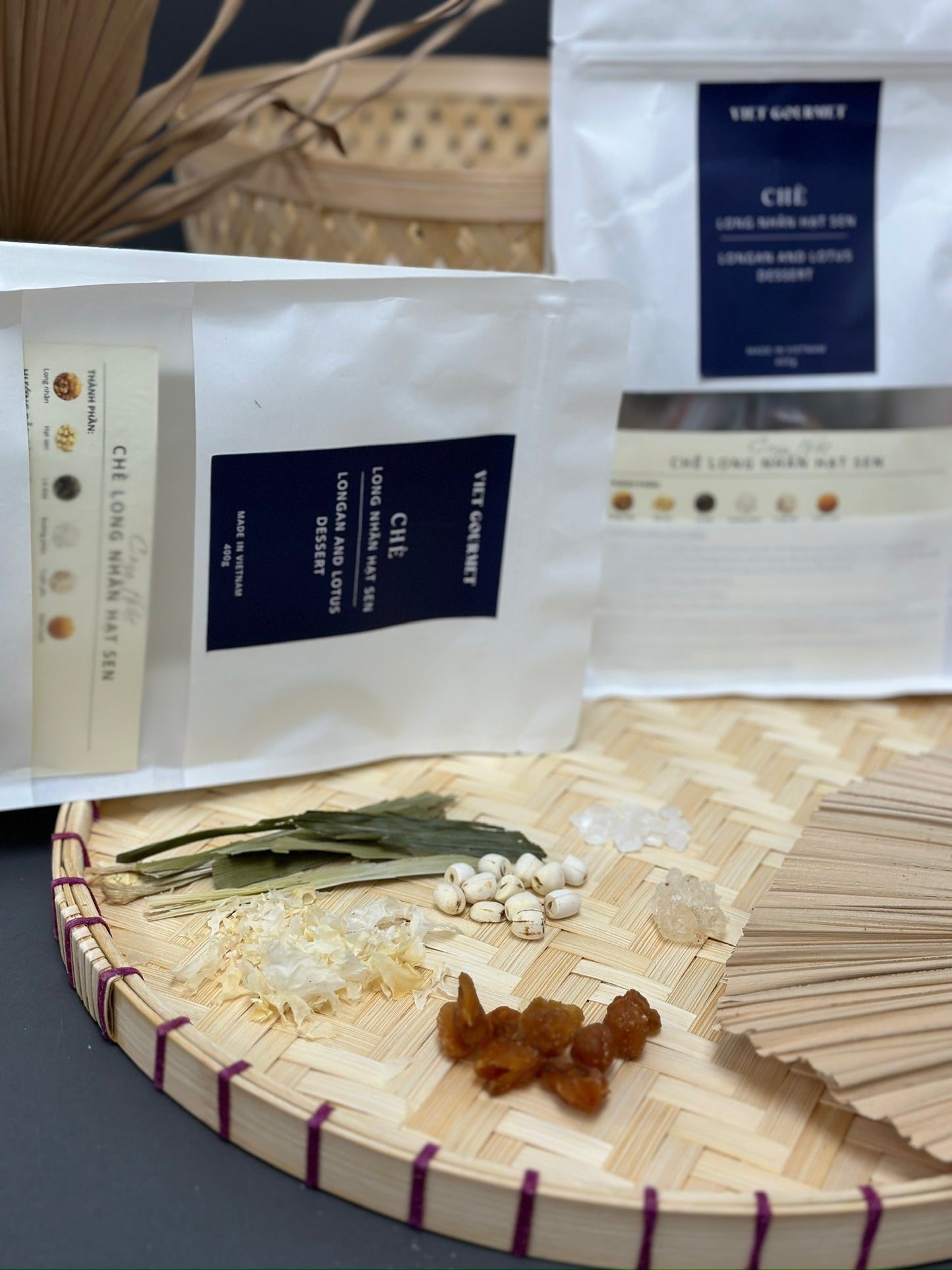 Viet Gourmet - Chè Long Nhãn Hạt Sen | Longan and Lotus Dessert Tea