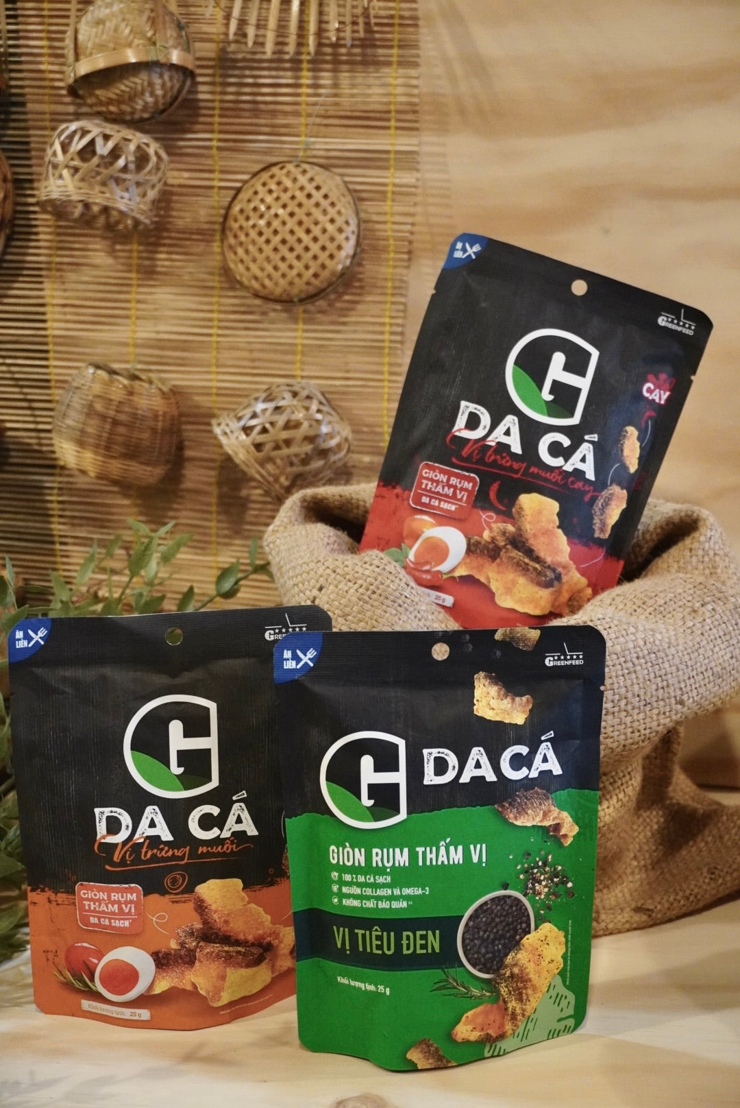 Greenfeed - Da Cá Trứng Muối Vị Cay | Spicy Salted Egg Fish Skin [bag/25gr]